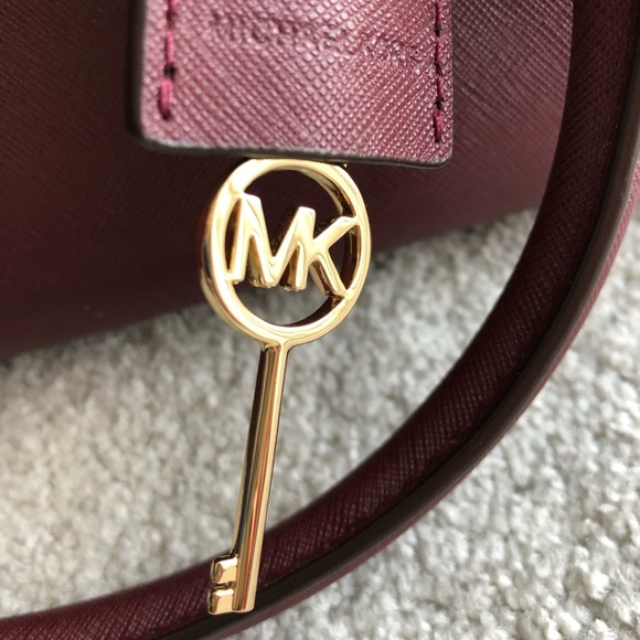 Michael Kors Hamilton Bag - Picture 16 of 16